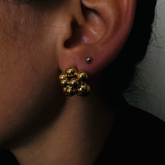 New Clustered Spheres Studs earrings Gold Statement - Picture 5 of 10